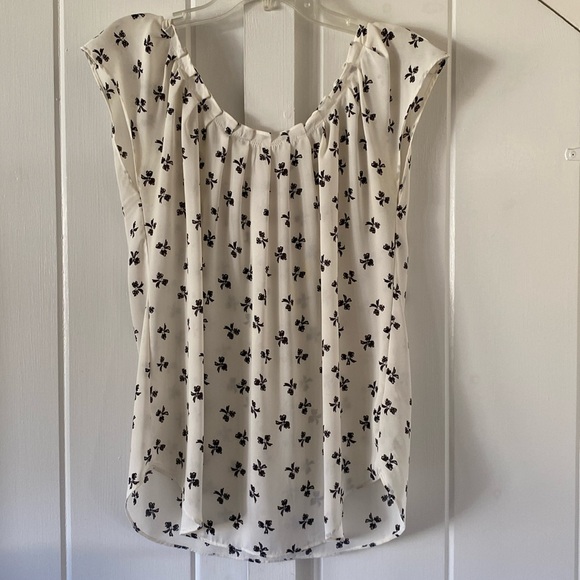 Lauren Conrad Pretty Bows Ruffled Top NWOT - Picture 1 of 5